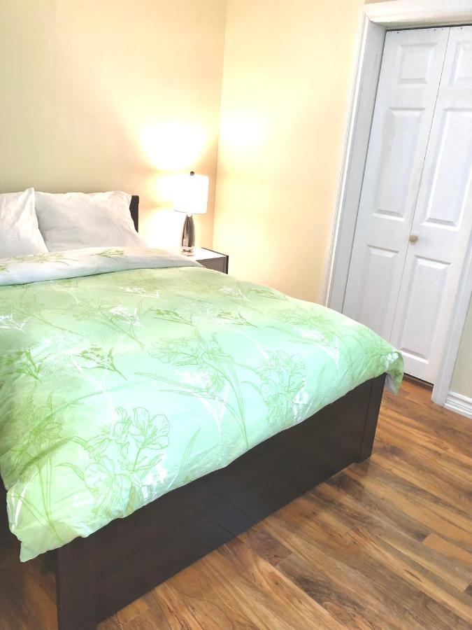 Cozy & Convenient 2-Bedroom Apartment With Private Entrance 多伦多 外观 照片