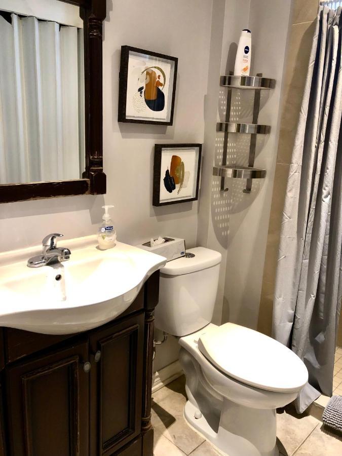 Cozy & Convenient 2-Bedroom Apartment With Private Entrance 多伦多 外观 照片