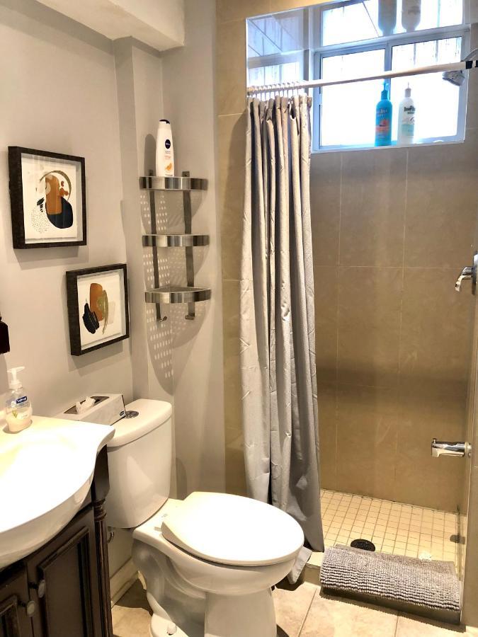 Cozy & Convenient 2-Bedroom Apartment With Private Entrance 多伦多 外观 照片