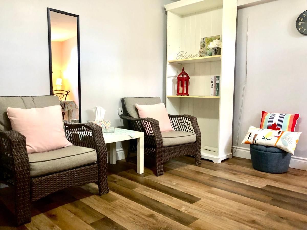 Cozy & Convenient 2-Bedroom Apartment With Private Entrance 多伦多 外观 照片